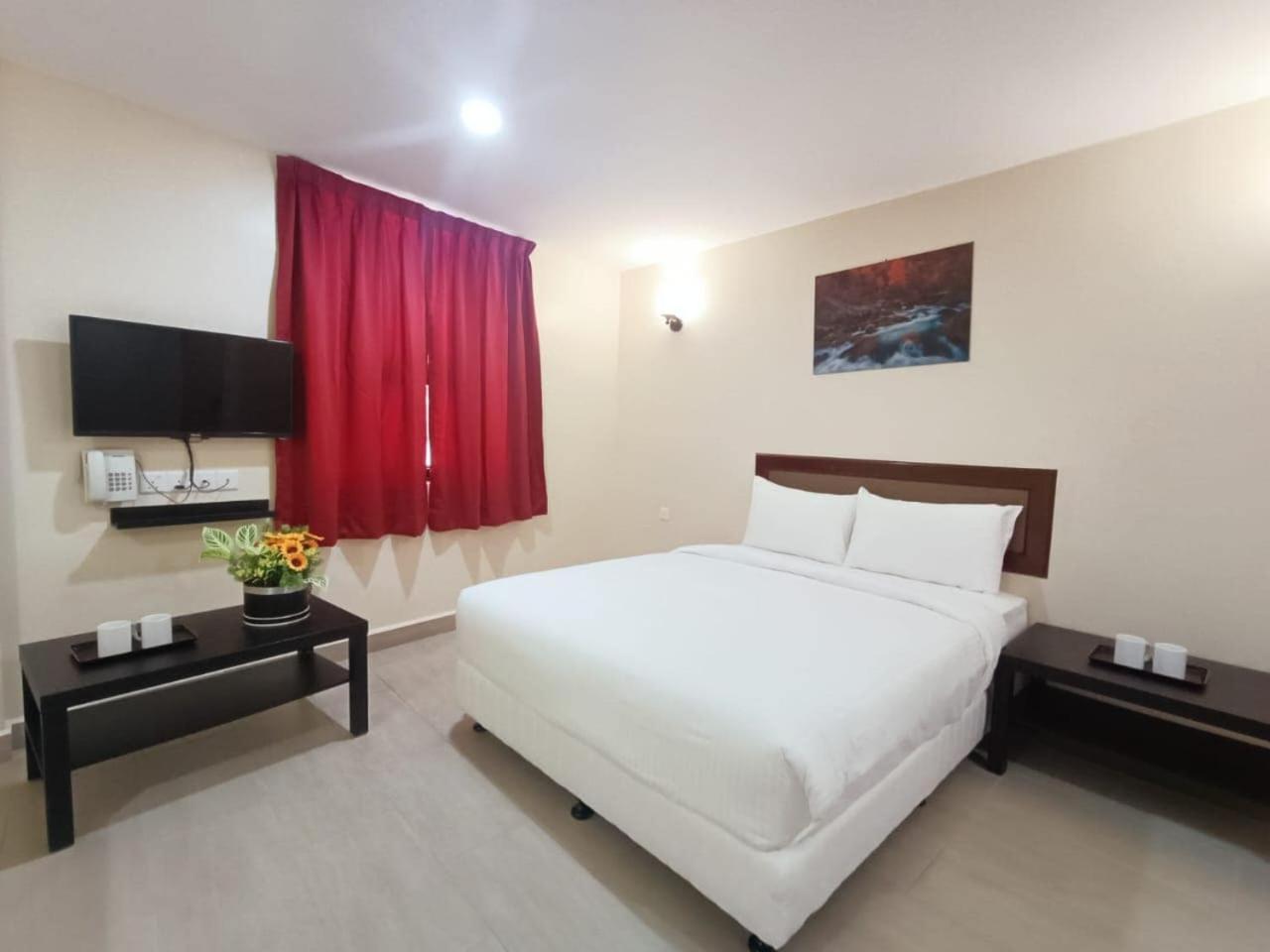 Capital O 90897 Island City Hotel George Town Ngoại thất bức ảnh