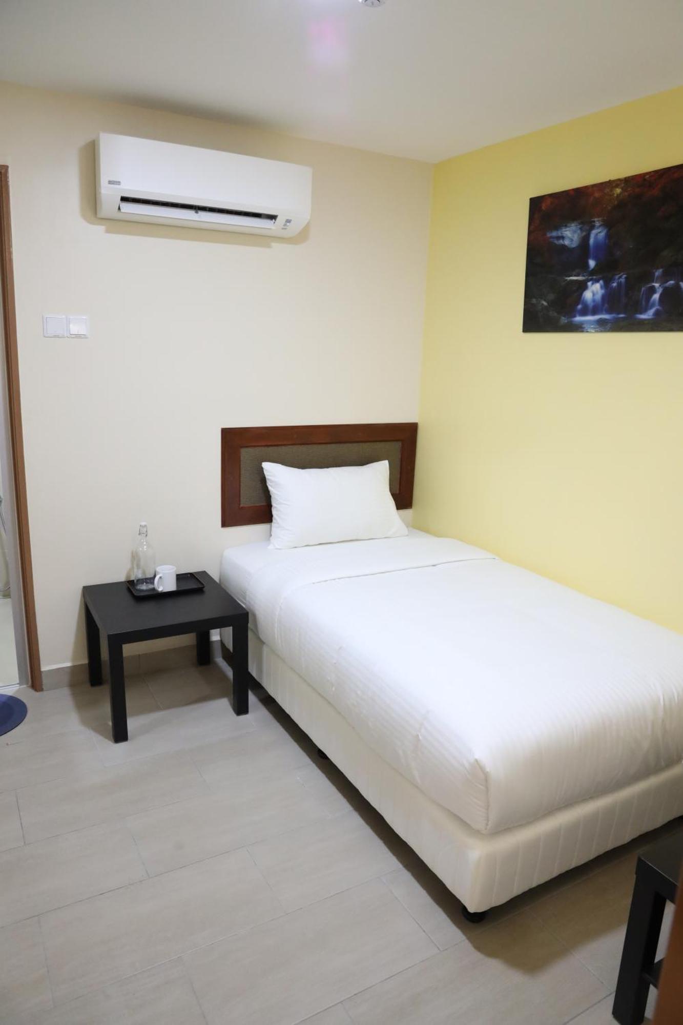 Capital O 90897 Island City Hotel George Town Ngoại thất bức ảnh