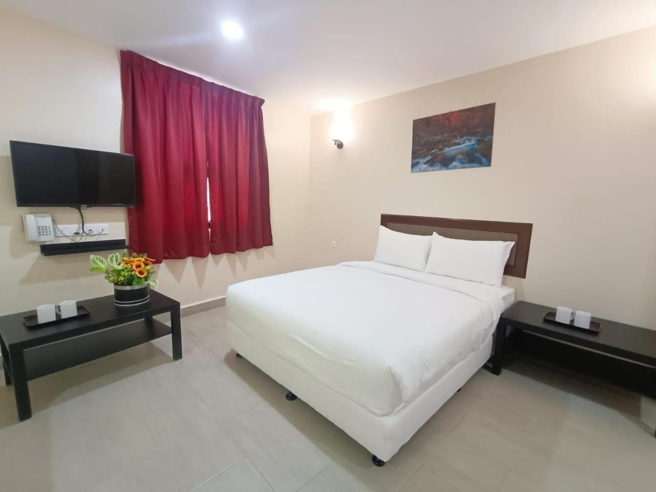 Capital O 90897 Island City Hotel George Town Ngoại thất bức ảnh