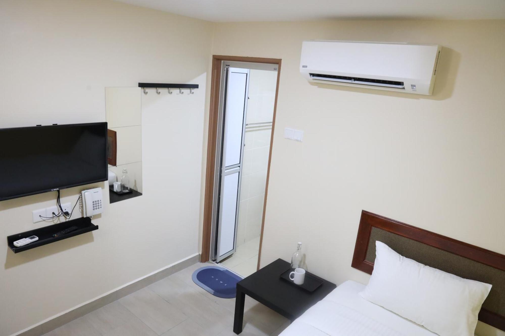 Capital O 90897 Island City Hotel George Town Ngoại thất bức ảnh