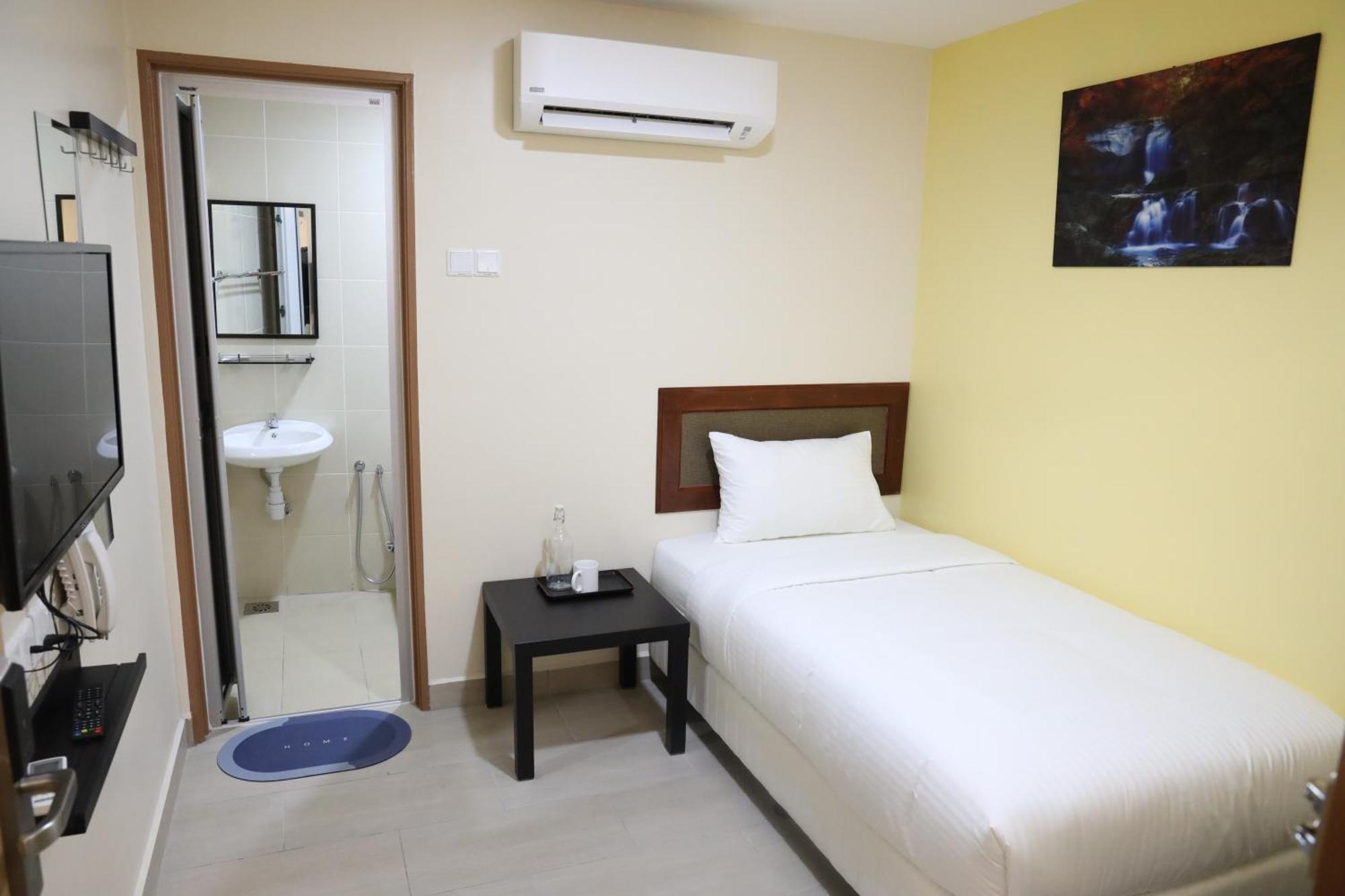 Capital O 90897 Island City Hotel George Town Ngoại thất bức ảnh