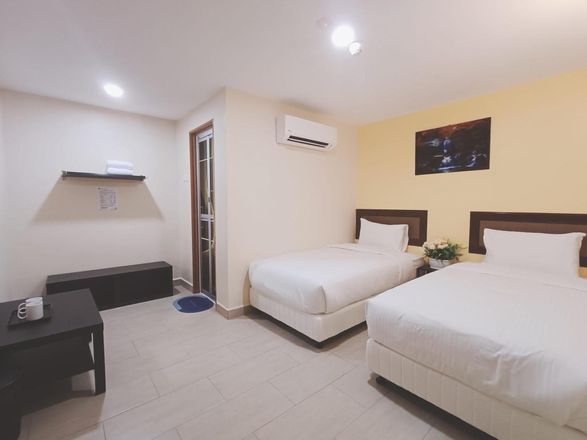 Capital O 90897 Island City Hotel George Town Ngoại thất bức ảnh