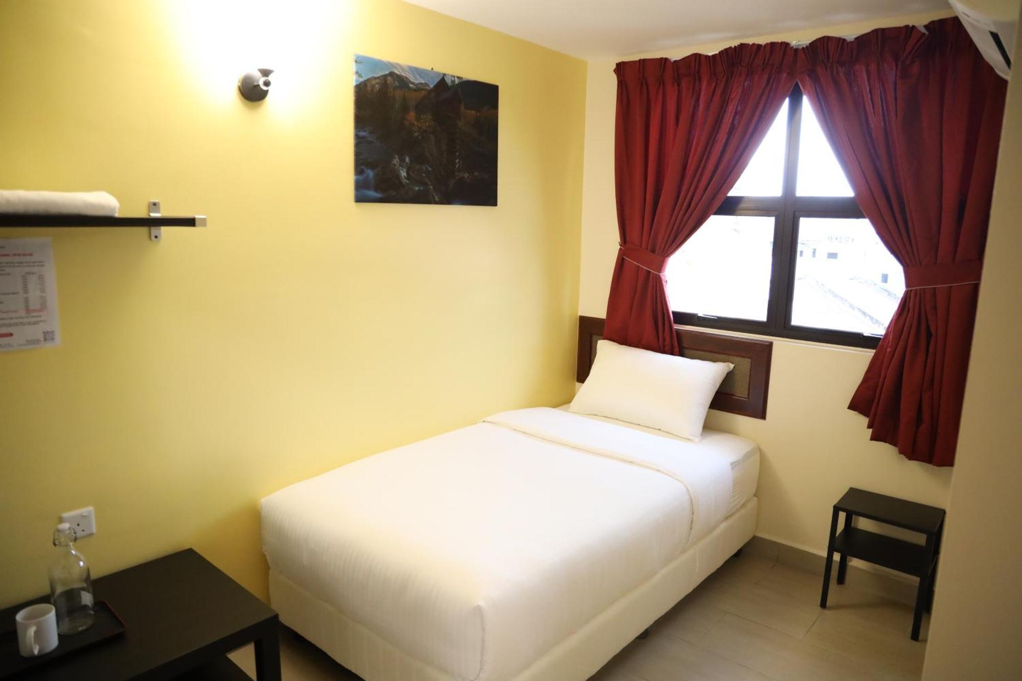 Capital O 90897 Island City Hotel George Town Ngoại thất bức ảnh