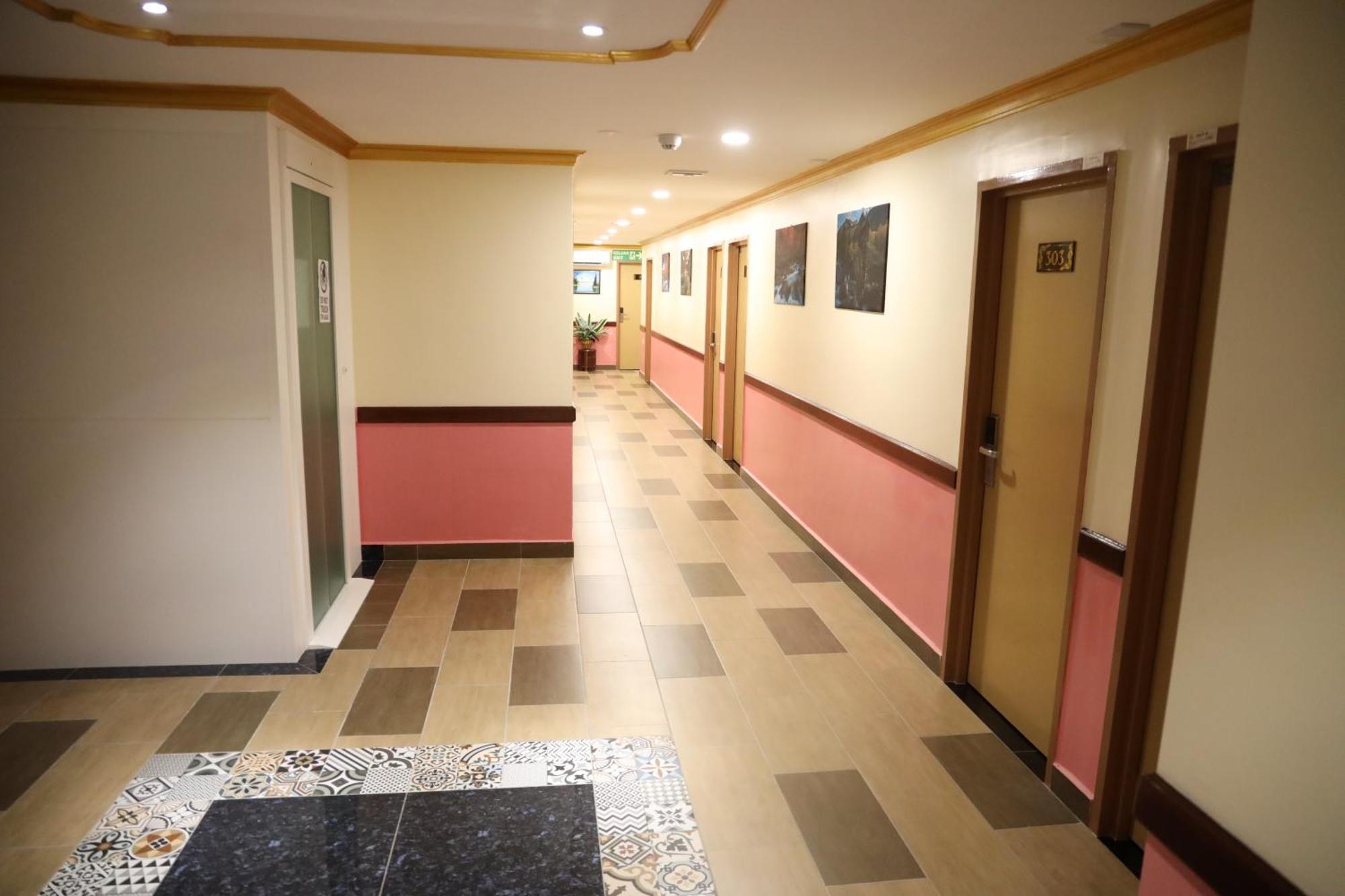 Capital O 90897 Island City Hotel George Town Ngoại thất bức ảnh