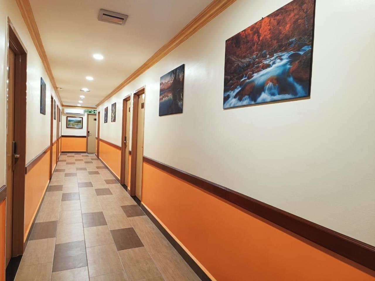 Capital O 90897 Island City Hotel George Town Ngoại thất bức ảnh