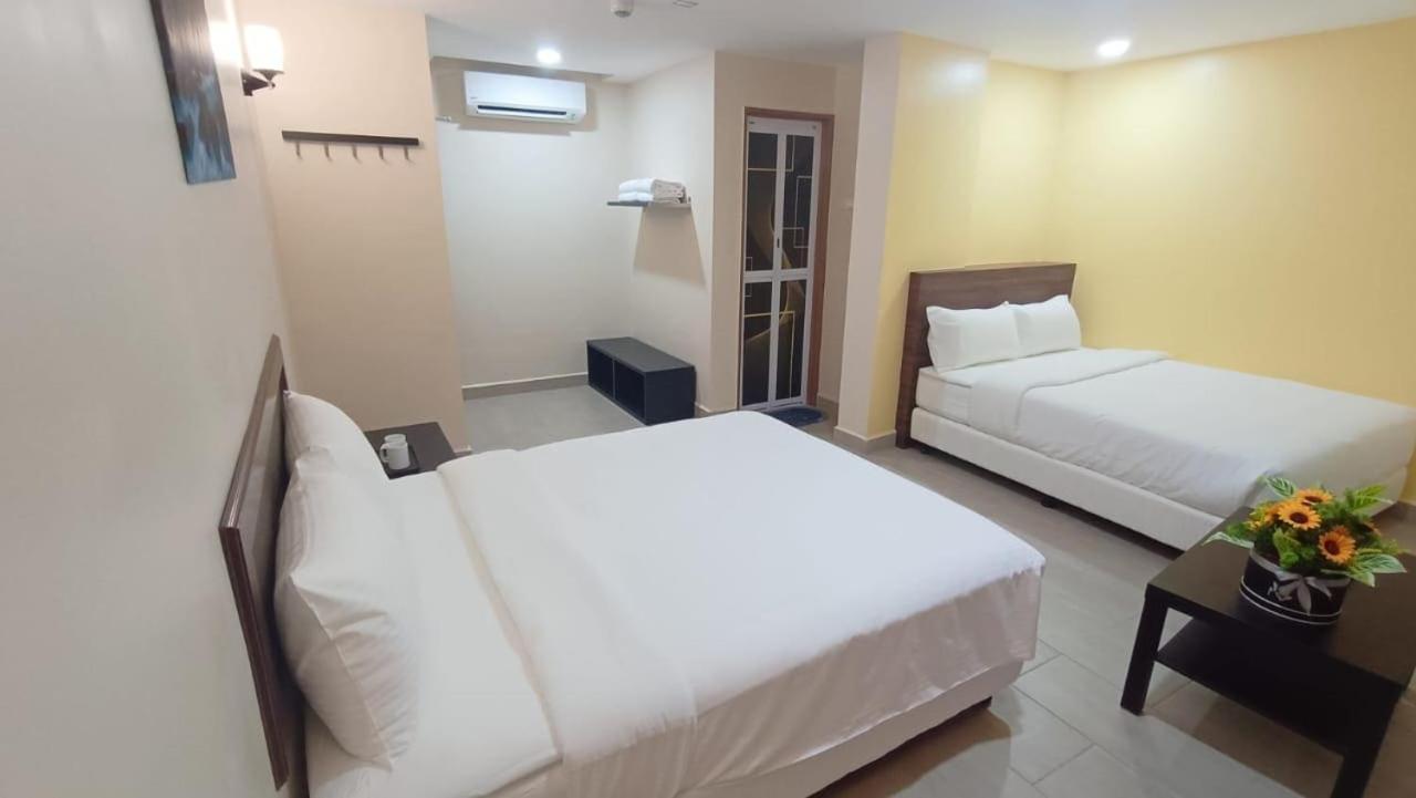 Capital O 90897 Island City Hotel George Town Ngoại thất bức ảnh