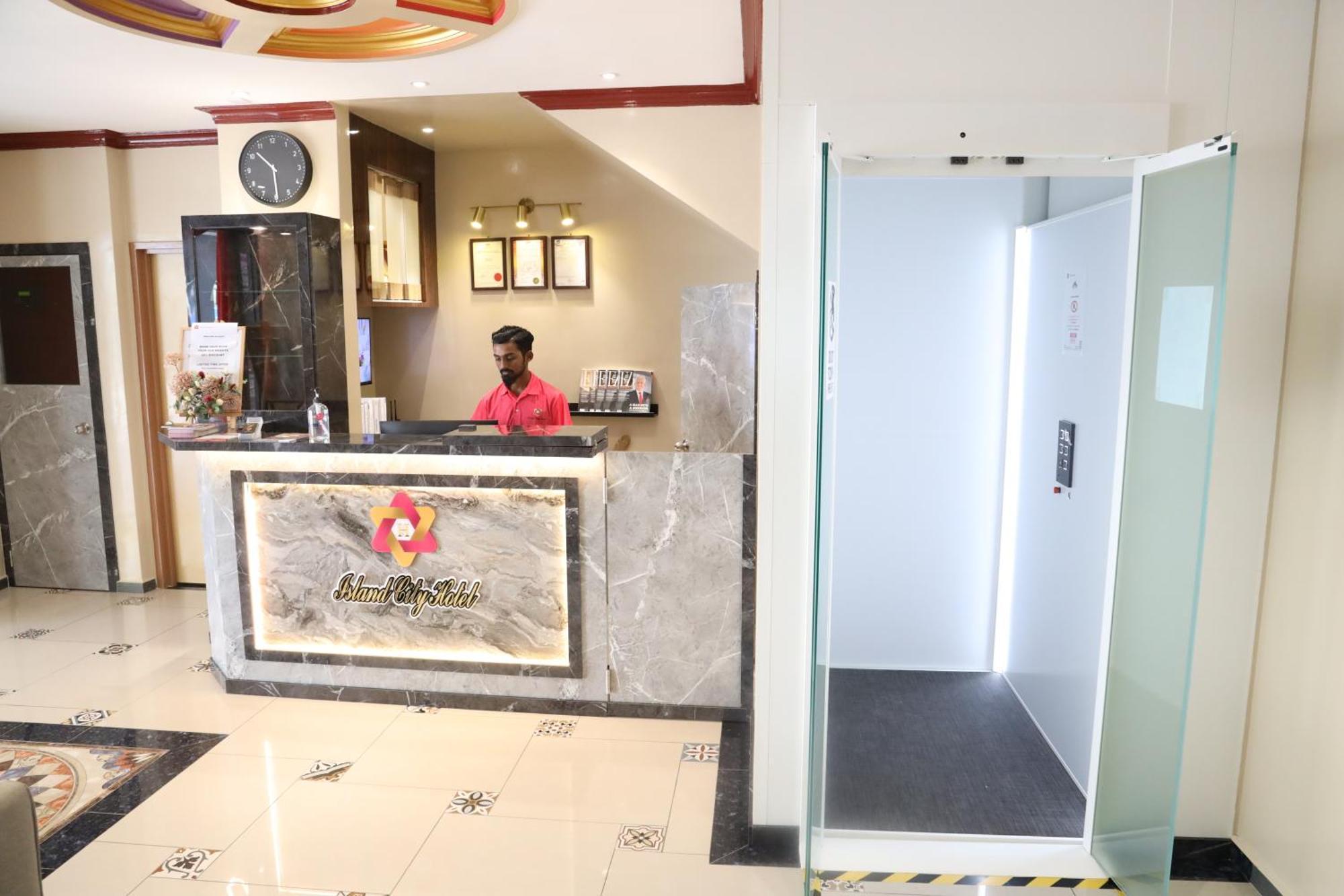 Capital O 90897 Island City Hotel George Town Ngoại thất bức ảnh