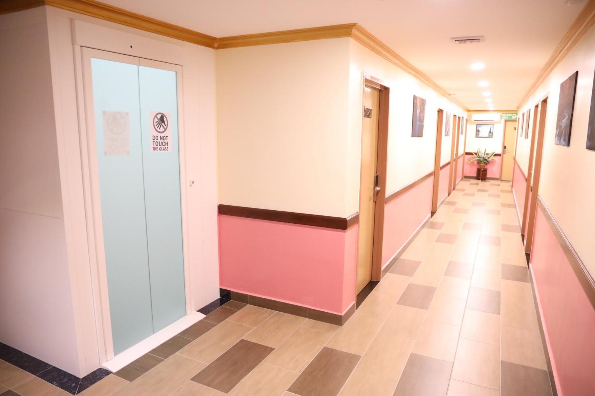 Capital O 90897 Island City Hotel George Town Ngoại thất bức ảnh