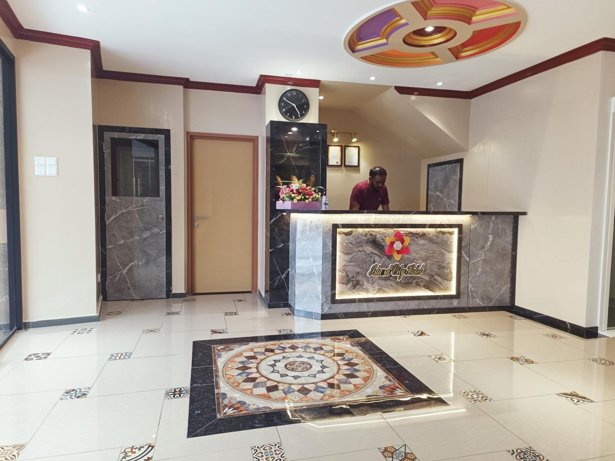 Capital O 90897 Island City Hotel George Town Ngoại thất bức ảnh