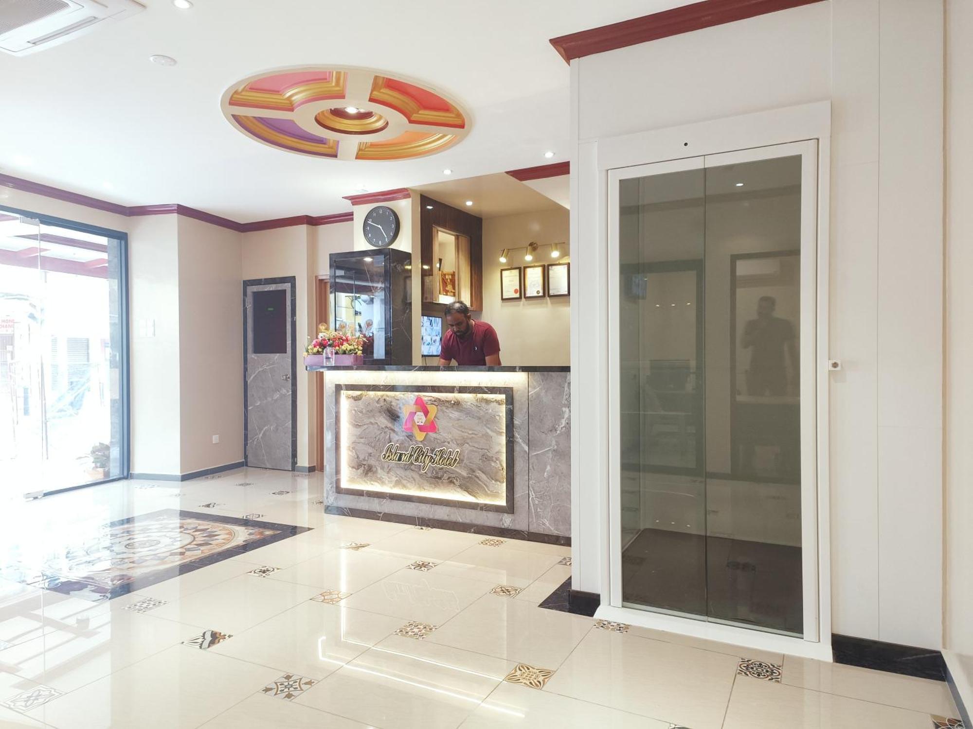 Capital O 90897 Island City Hotel George Town Ngoại thất bức ảnh